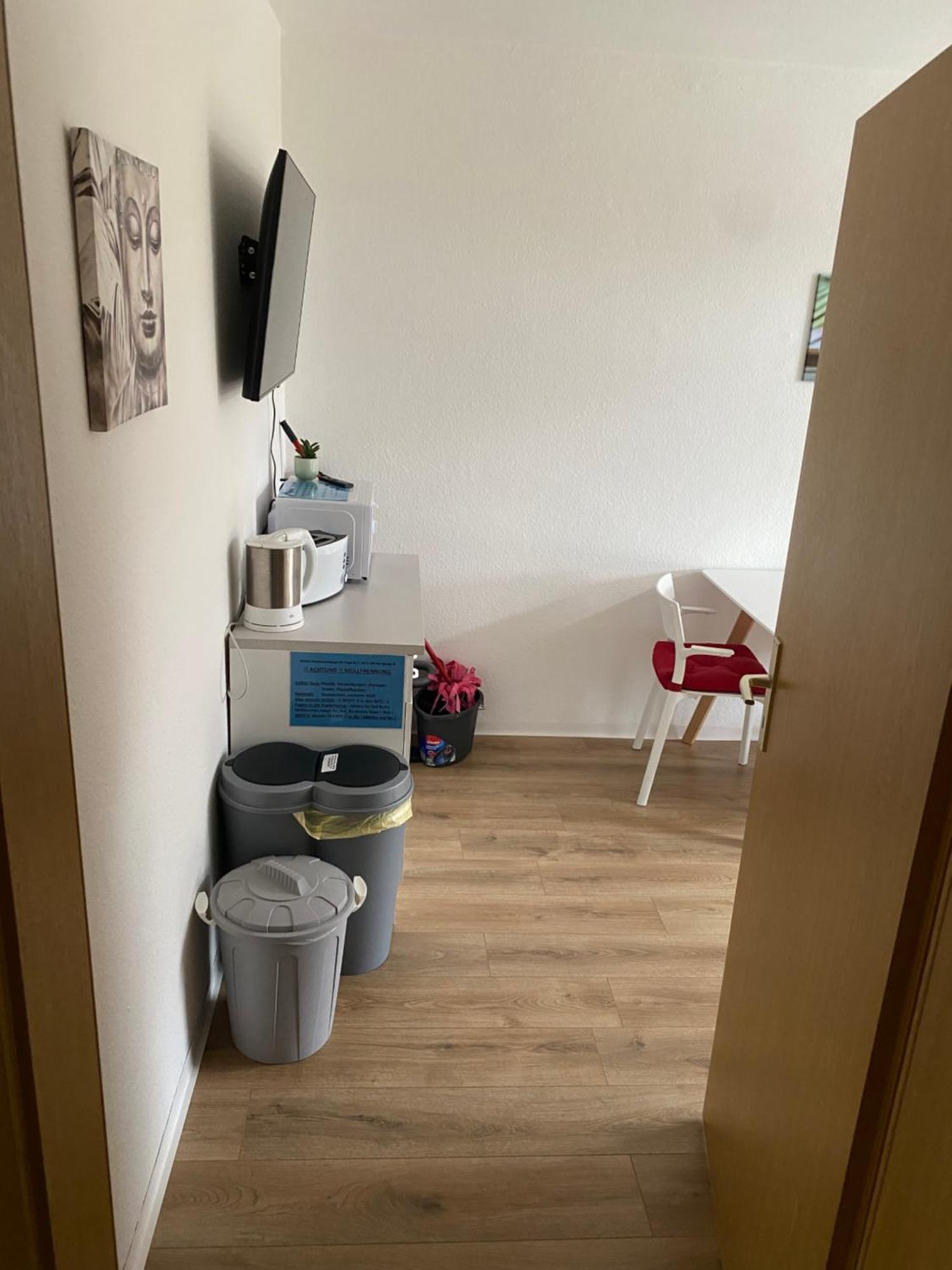 Apartment Wieko Leibnizstr. H3, 2. Og Rechts *